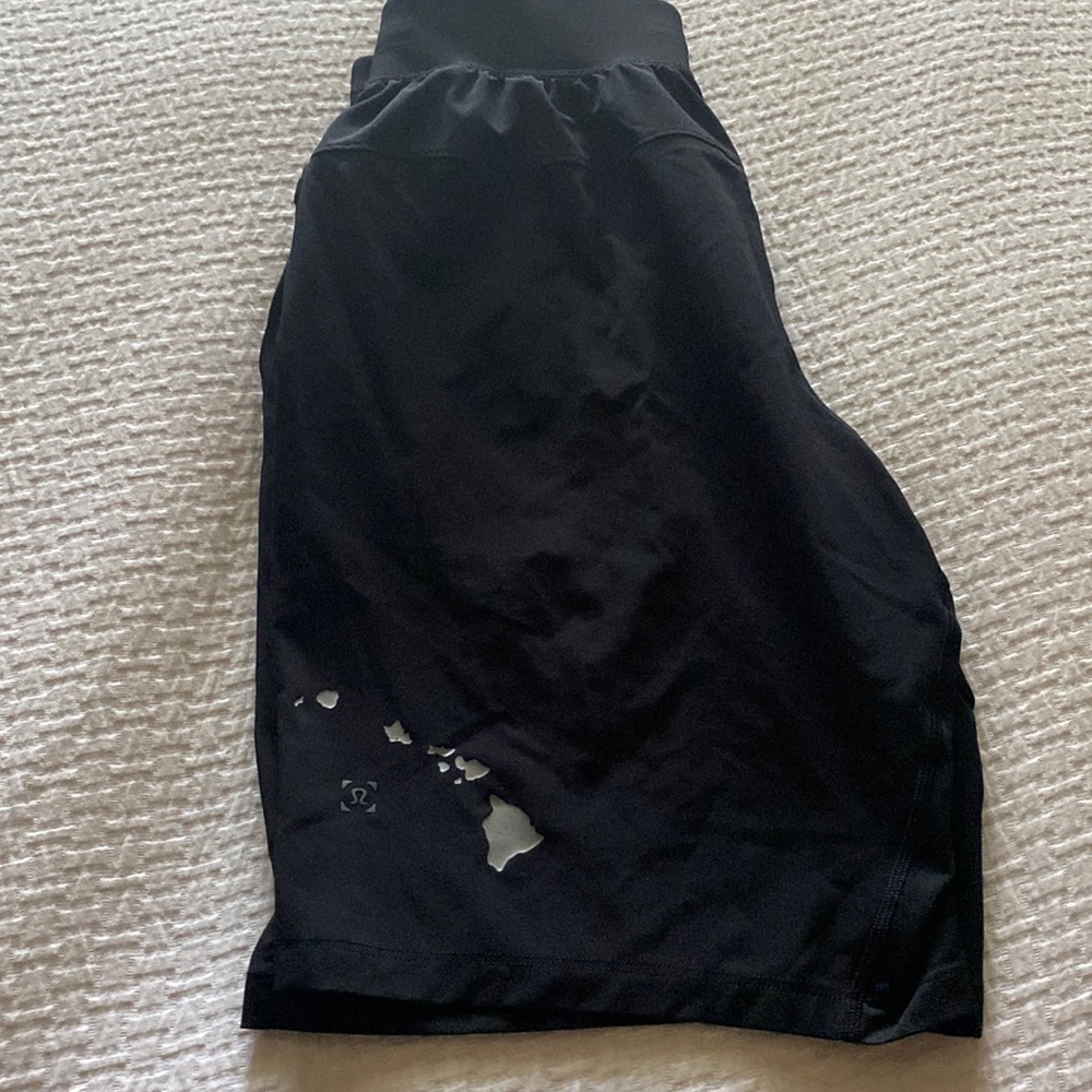 Limited edition Lululemon shorts (Hawaii)